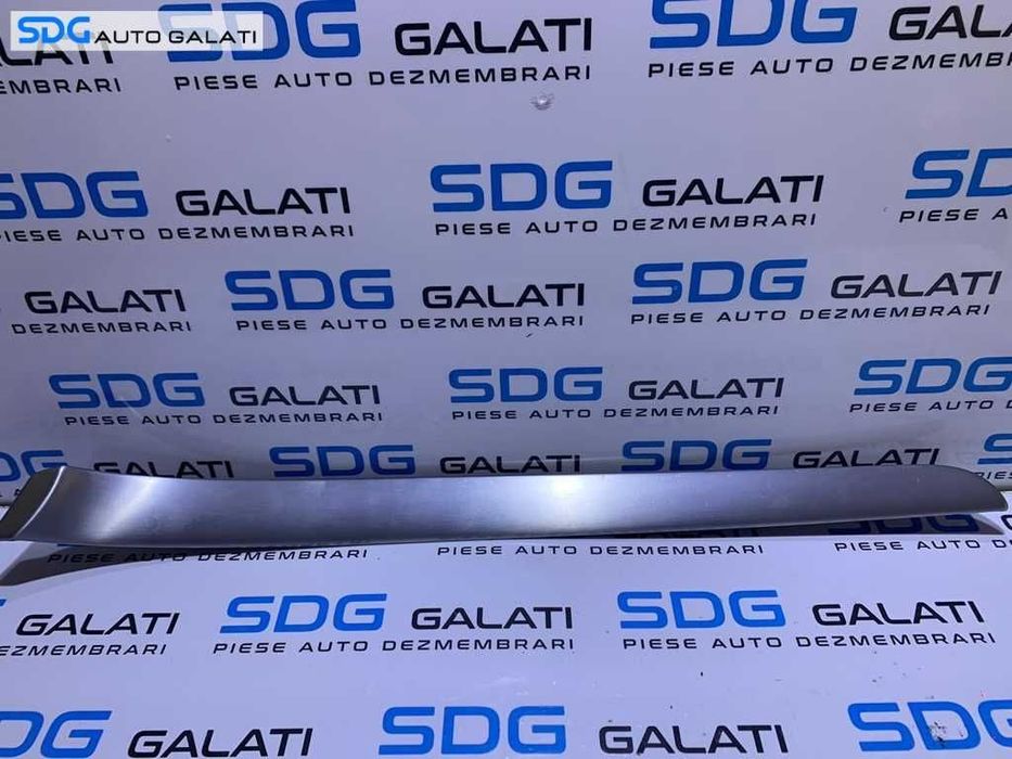 Bandou Trim Ornament Aluminiu Usa Usi Portiera Portiere Fata Stanga Audi A4 B7 2005 - 2008 Cod 8E0867409