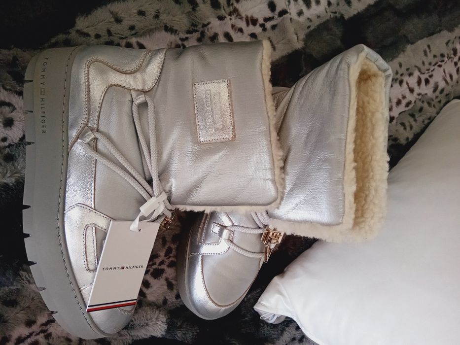 Tommy Hilfiger N37-38  апрески