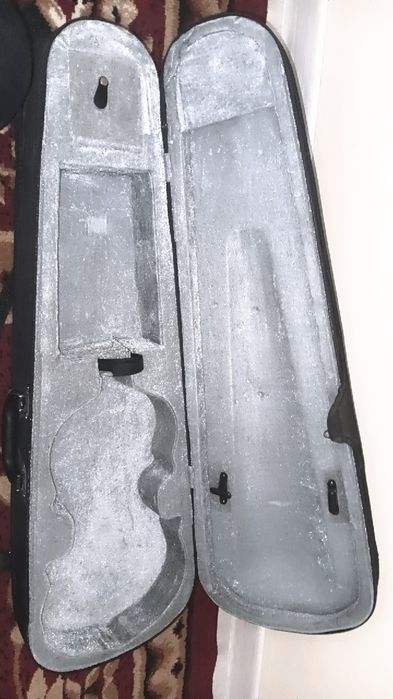 yangi skripka bir marta chalingan qiz bola ishlatgan narxi kelishiladi