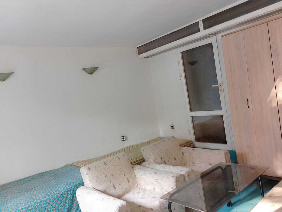 Дава се под наем Едностаен апартамент в Пазарджик, Център - 32 кв.м за 153 € - Снимка #2