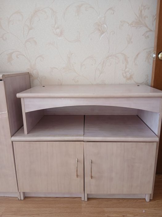 Тумбочка в хорошем состояние