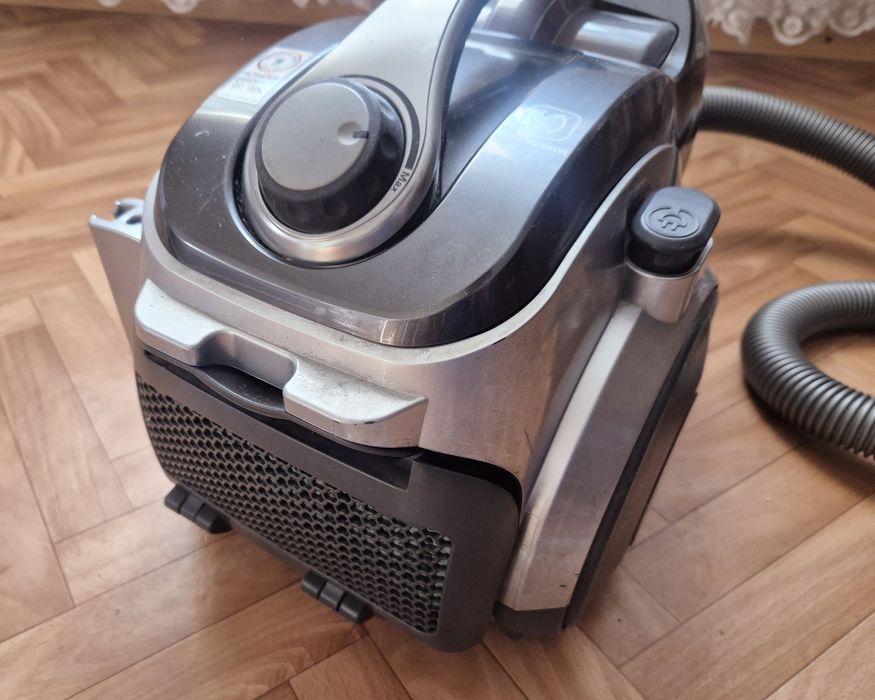 Пылесос LG компрессор vk89483ru