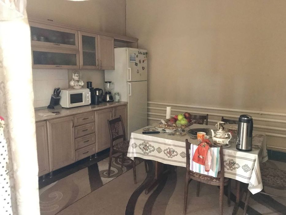 Продаю Янгиабат 4,5 сот 6 ком