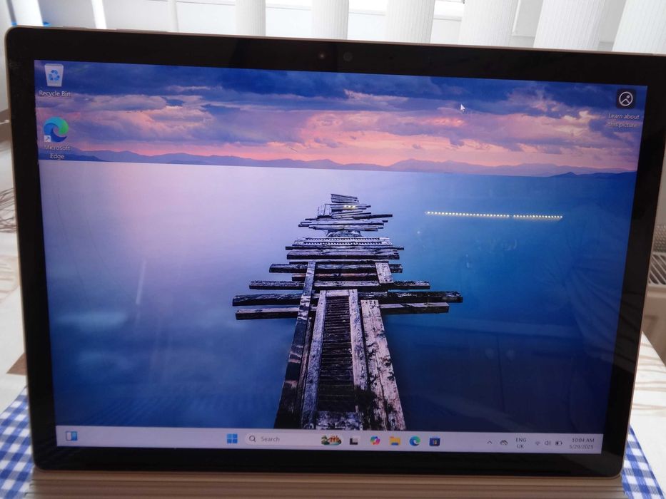 Microsoft Surface Book  i7-6600U/RAM 16GB/SSD  512GB с Пукнат екран