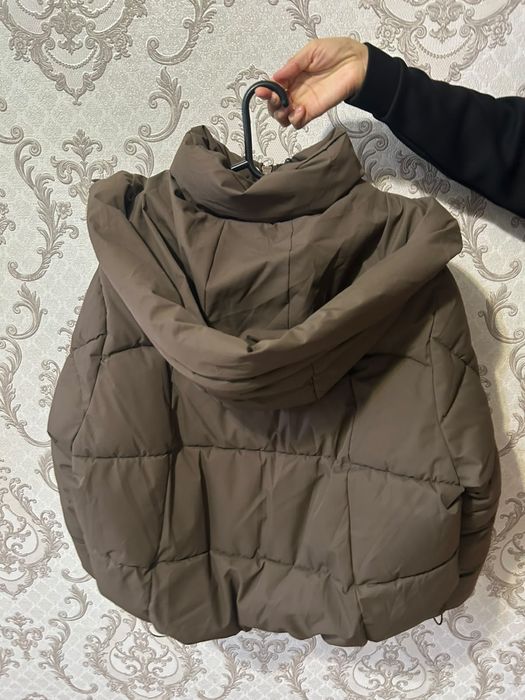 Коричневая зимняя куртка