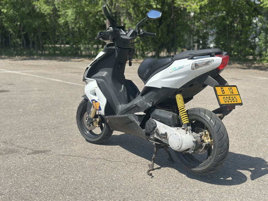 Scuter Aprilia SR 50