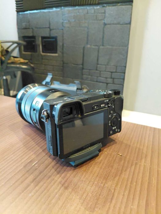 Комплект Sony a6300 4K + обектив 18–105 f/4 G OSS + MOZA Air + трипод