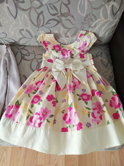 Лот летни дрехи за момичета в отлично състояние са. За 4-5год