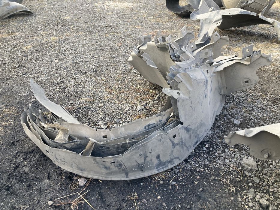 Подкрылок передний левый Мерседес W202 / Mercedes W202