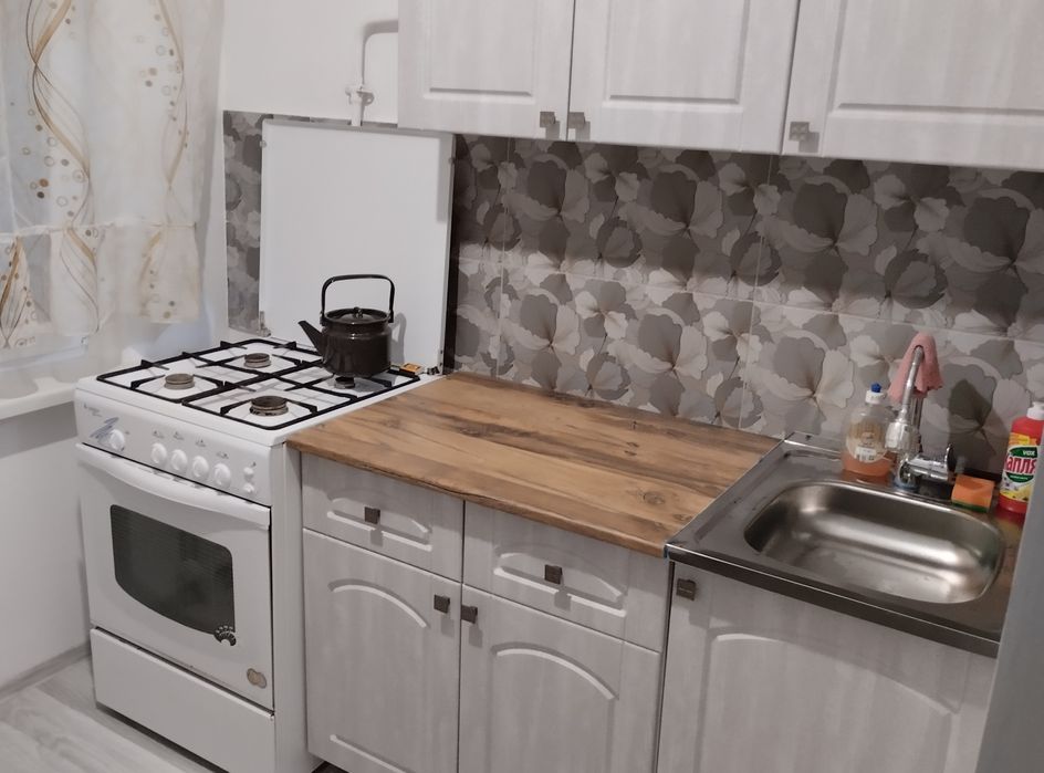 Квартира посуточно 1/комн 8 мкрн