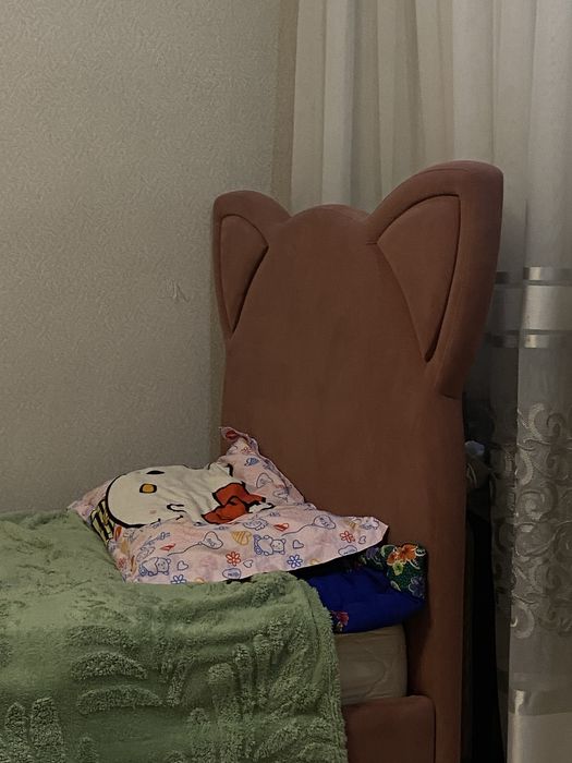 Детская кровать с дизаином кошки