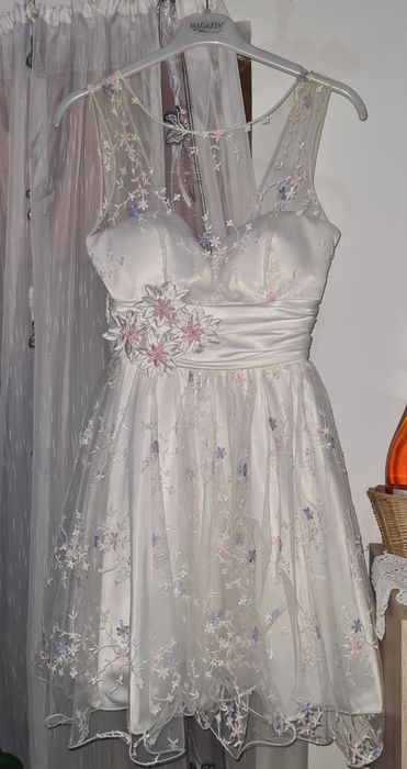 Rochita alba  eleganta