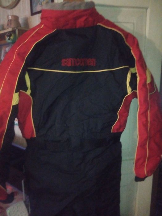 Горнолыжный костюм.