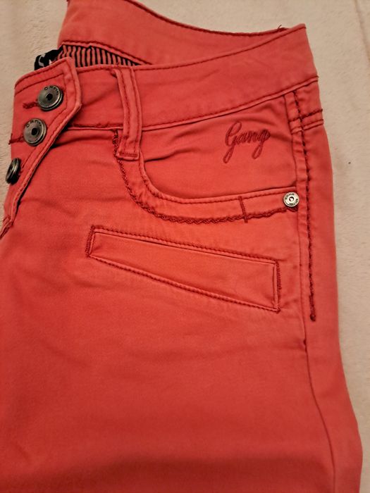 Маркови оригинални дънки