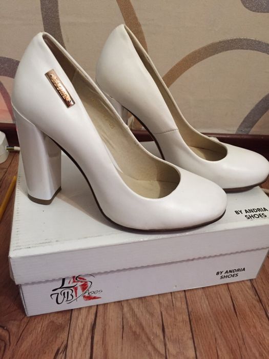 Продаю туфли