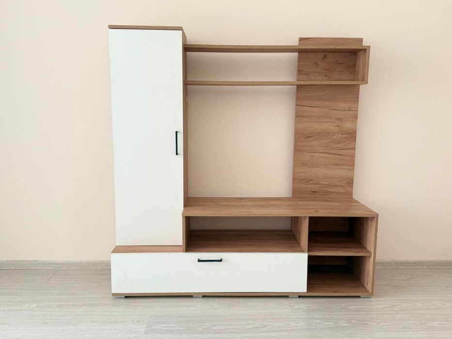 Продам тумбу под телевизор в идеальном состоянии