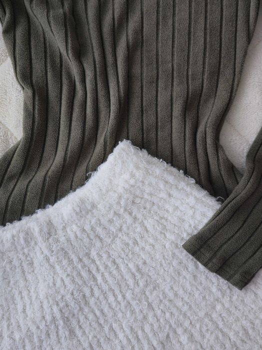 Елегантен дамски сет – поло блуза + пола