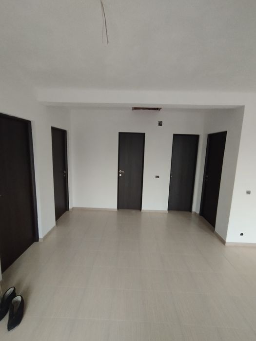 Casă nouă de vânzare