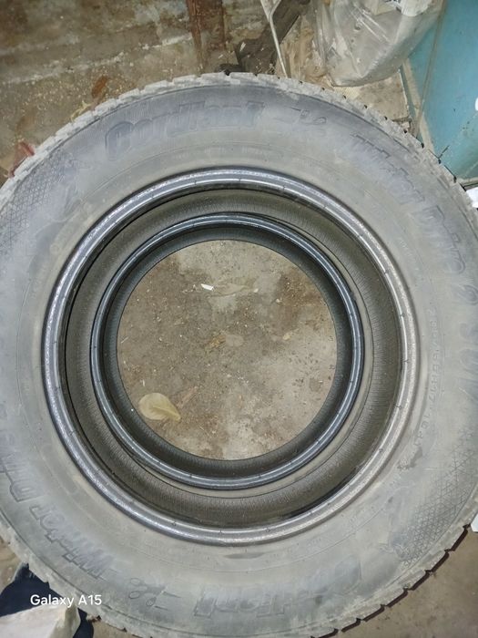 Продам шины на 235/6517