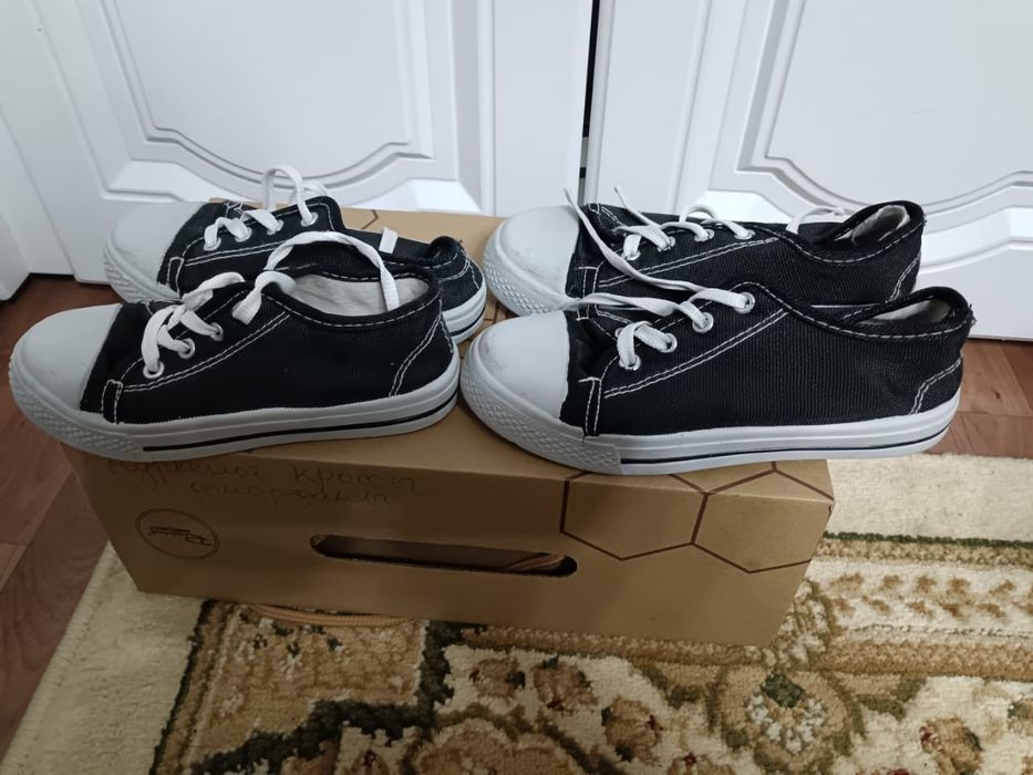 Детские кеды продам