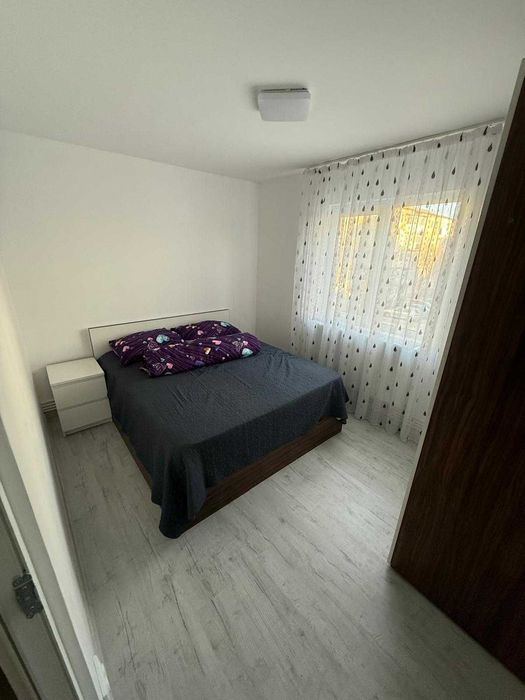 Inchiriez apartament 2 camere Micro 6