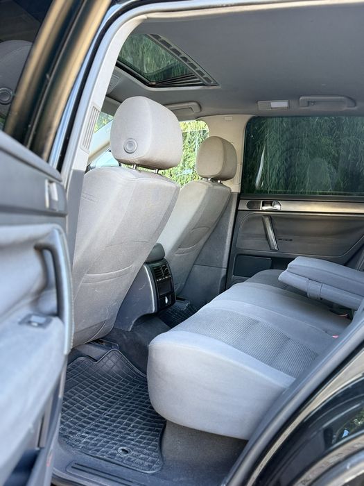 Volkswagen touareg 2.5 TDI 177cp cutie automata an 2008 Fl masina e full