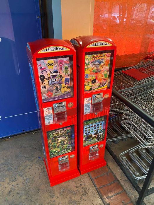 Вендинг машина за топчета и капсули - Телефон