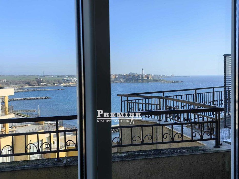 Студио с директна морска гледка