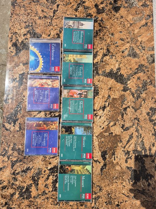 Vând Lot 24 CD cu muzica clasica mixta colectia EMI HIS Master's Voice