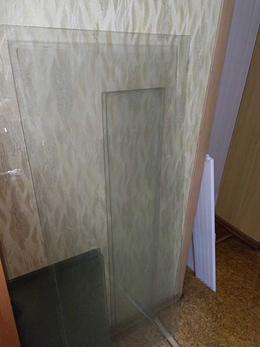 Стекло 4 мм 24x125см  б/у