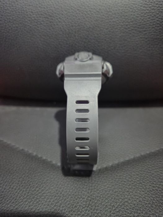 Часовник G-Shock B800