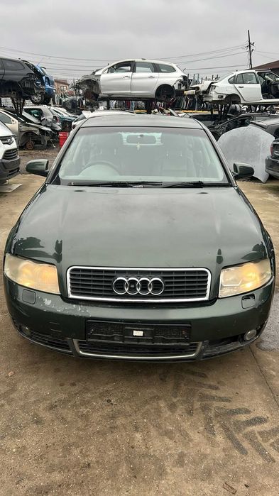 Dezmembrez Audi A4 B6 berlina an 2003 1.9 tdi 131cp
