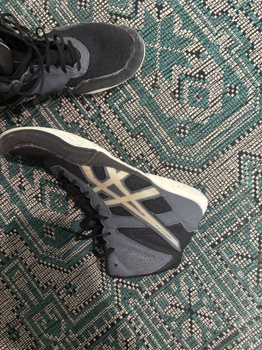 Боркецове asics.