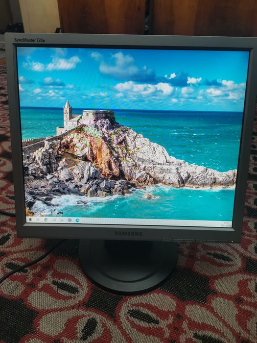 Монитор Samsung Sync Master 720N