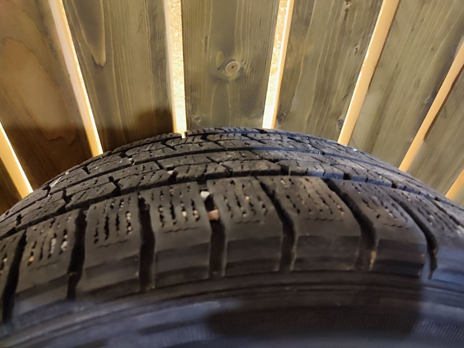 Продам Зимние шины