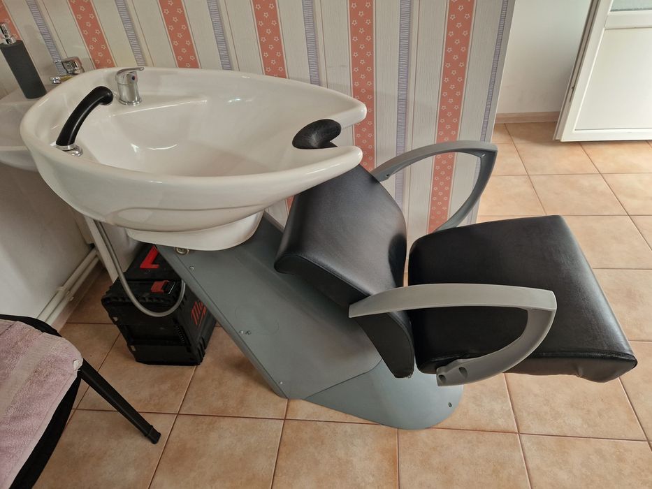 Scafă coafor de vanzare
