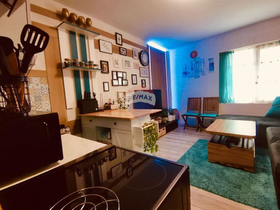 Градска къща с паркомясто за продажба, Колхозен пазар, гр. Варна, Я.И.