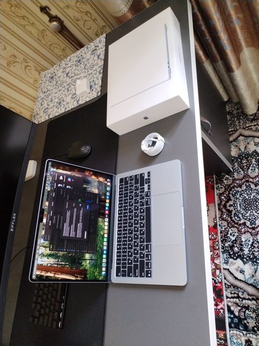 MacBook air m4 16/256 Sky blue