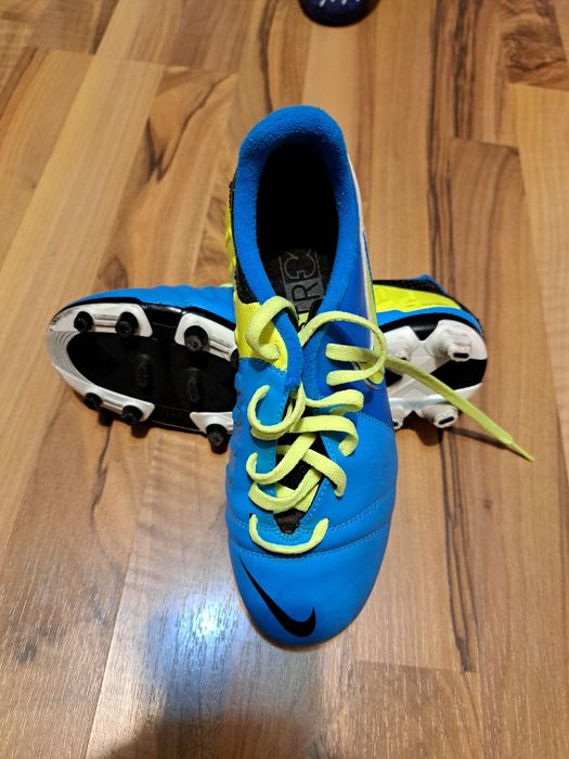 Ghete fotbal cu crampoane