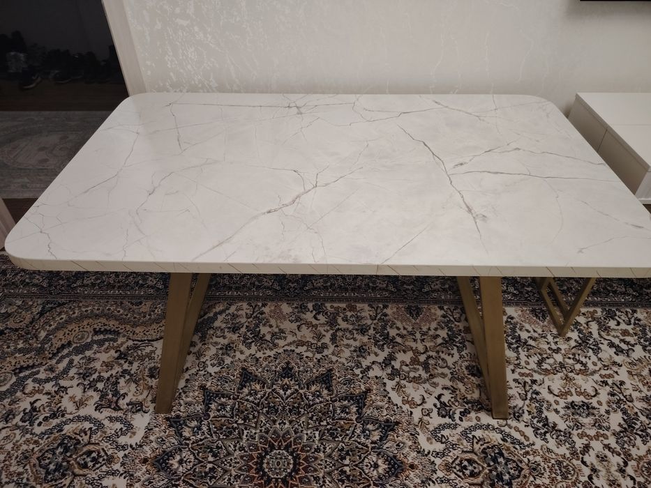 Продам стол 1.5*90