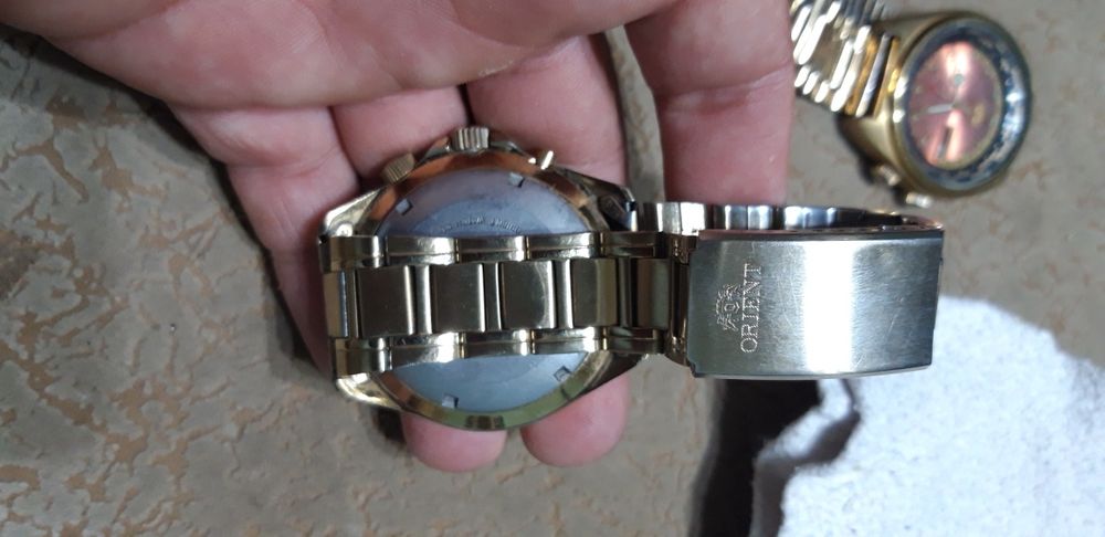 Продам часы швейцарские