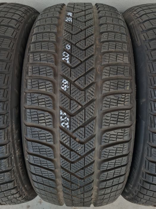 Зимни гуми 4 броя PIRELLI SottoZero3 255 40 R20 дот 3621