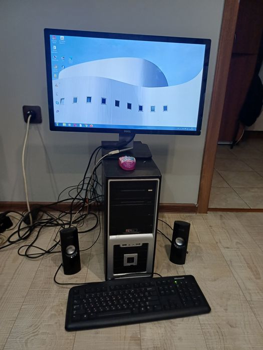 Компютър и монитор Dell
