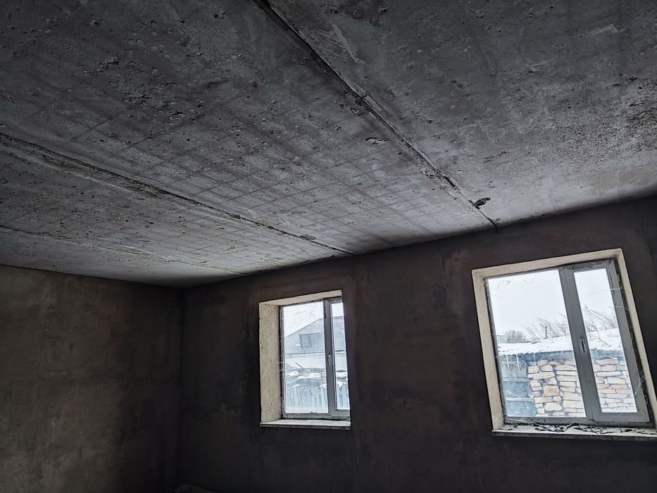 Продам шести комнатную дом