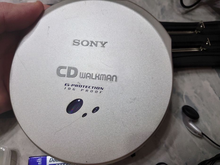 CD плеер Sony D-EJ915 Digital MEGA BASS Malaysia