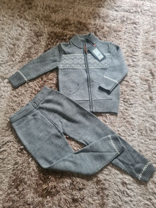 Compleu din lână 100%