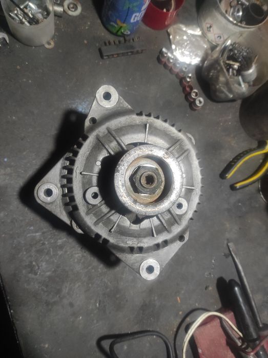 Генератор Volvo (100A) Bosch Обслужен в Караганде