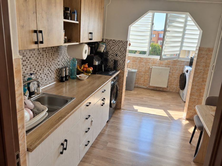 Apartament 2 camere Tractoru/Coresi