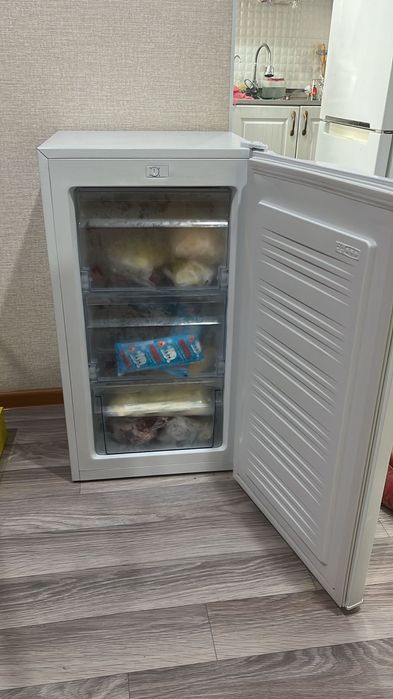 Продам морозильную камеру