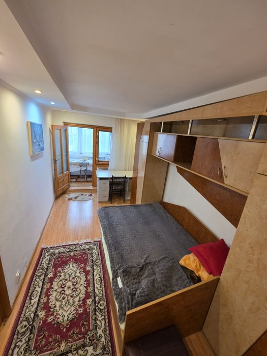 De vanzare apart. 2 cam. decomandat,transf. in 3, etaj 3,2 balcoane, Crihala/Carrefour